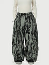 Women's Wild Motion Reflective Cargo Pockets Extra Baggy Snow Pants